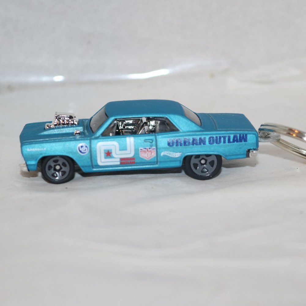 Hot Wheels '64 Chevelle CUSTOM keychain NEW